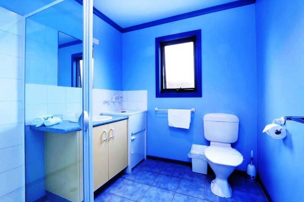 Phillip Island Off-Track Accommodation คาวเวส ภายนอก รูปภาพ