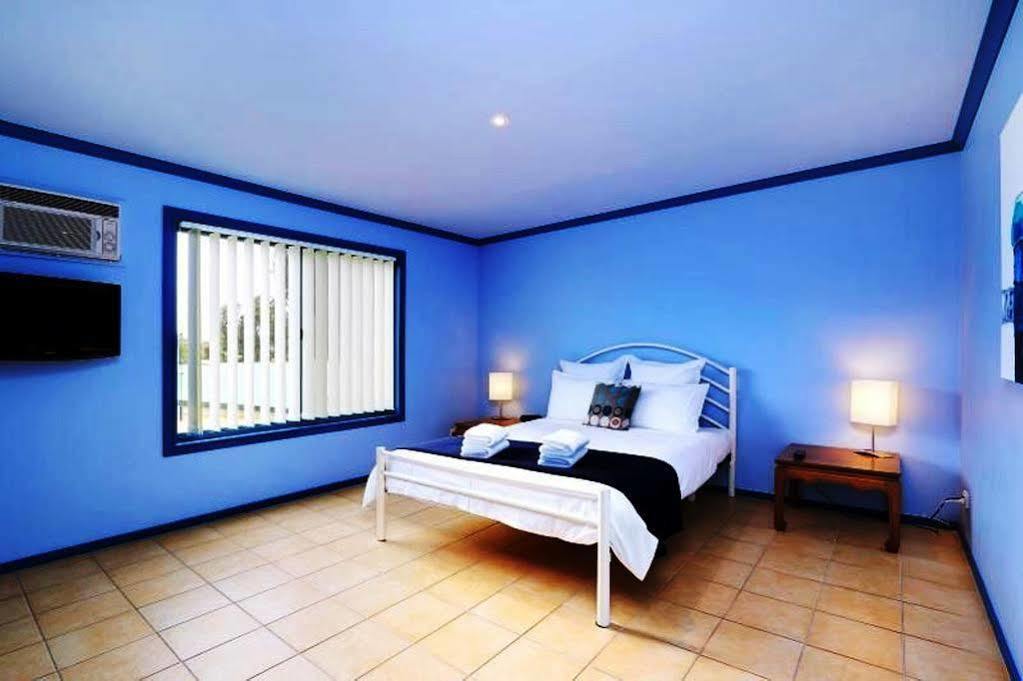 Phillip Island Off-Track Accommodation คาวเวส ภายนอก รูปภาพ