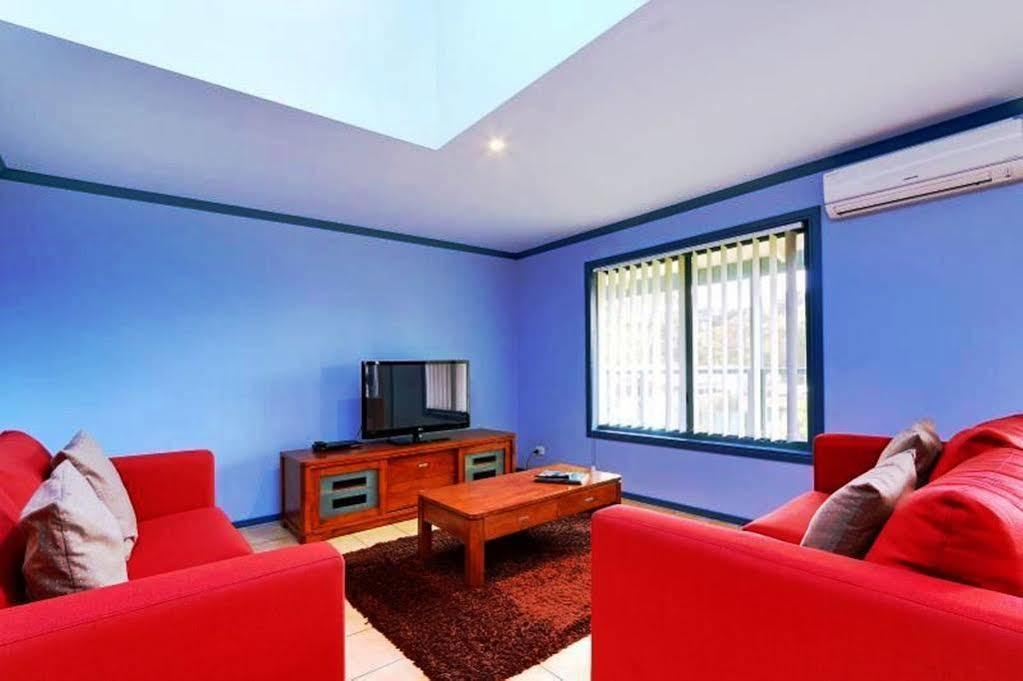 Phillip Island Off-Track Accommodation คาวเวส ภายนอก รูปภาพ