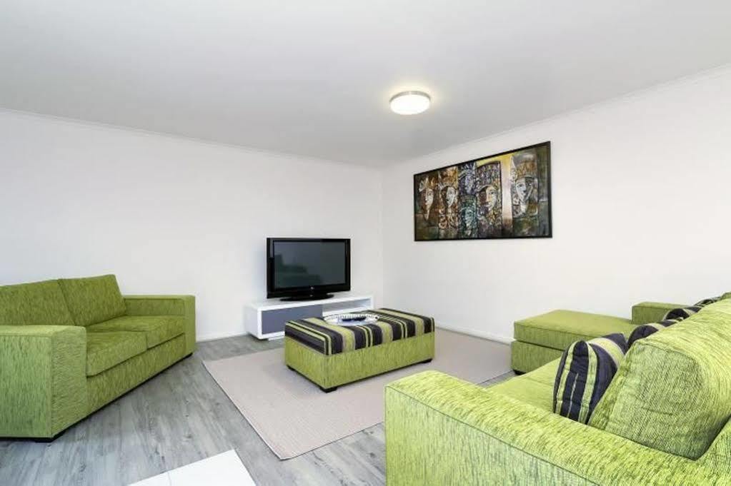 Phillip Island Off-Track Accommodation คาวเวส ภายนอก รูปภาพ