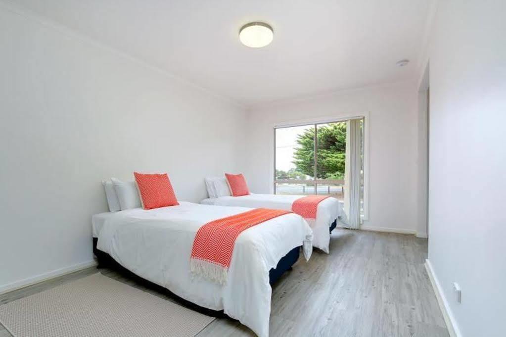 Phillip Island Off-Track Accommodation คาวเวส ภายนอก รูปภาพ