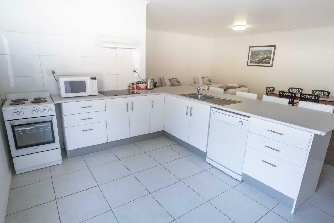 Phillip Island Off-Track Accommodation คาวเวส ภายนอก รูปภาพ