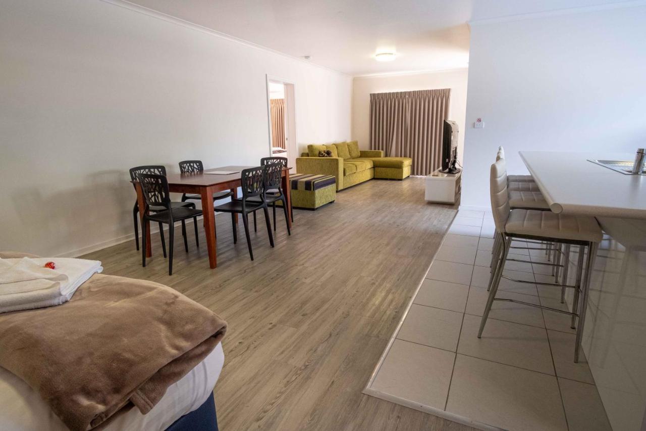 Phillip Island Off-Track Accommodation คาวเวส ภายนอก รูปภาพ
