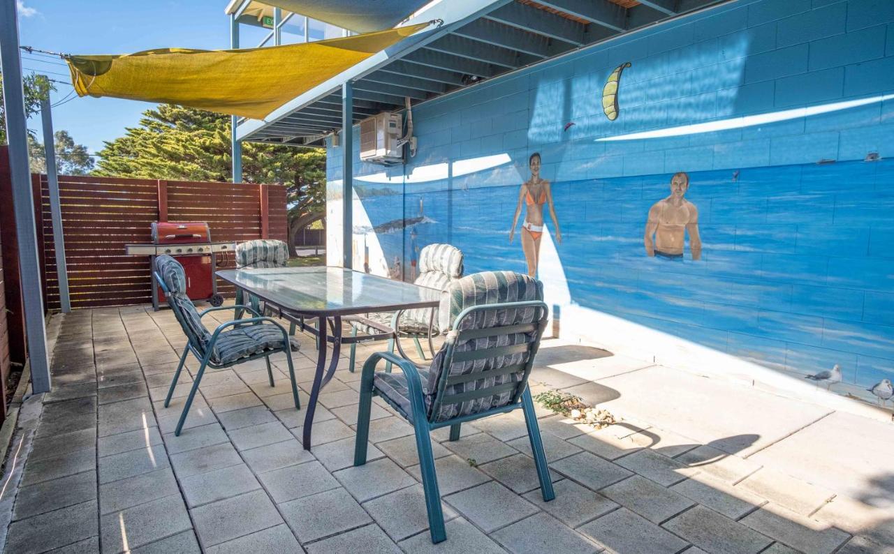 Phillip Island Off-Track Accommodation คาวเวส ภายนอก รูปภาพ